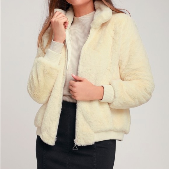 womens white quilted jacket